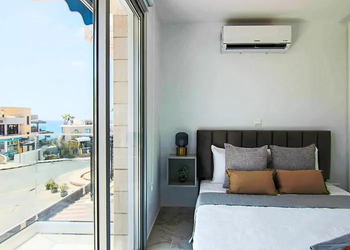 Phaedrus Living Seaside Luxury Flat Athina 21